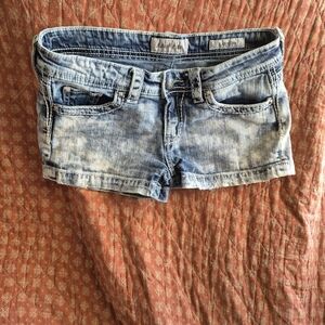 Daytrip Light Wash Jean Shorts